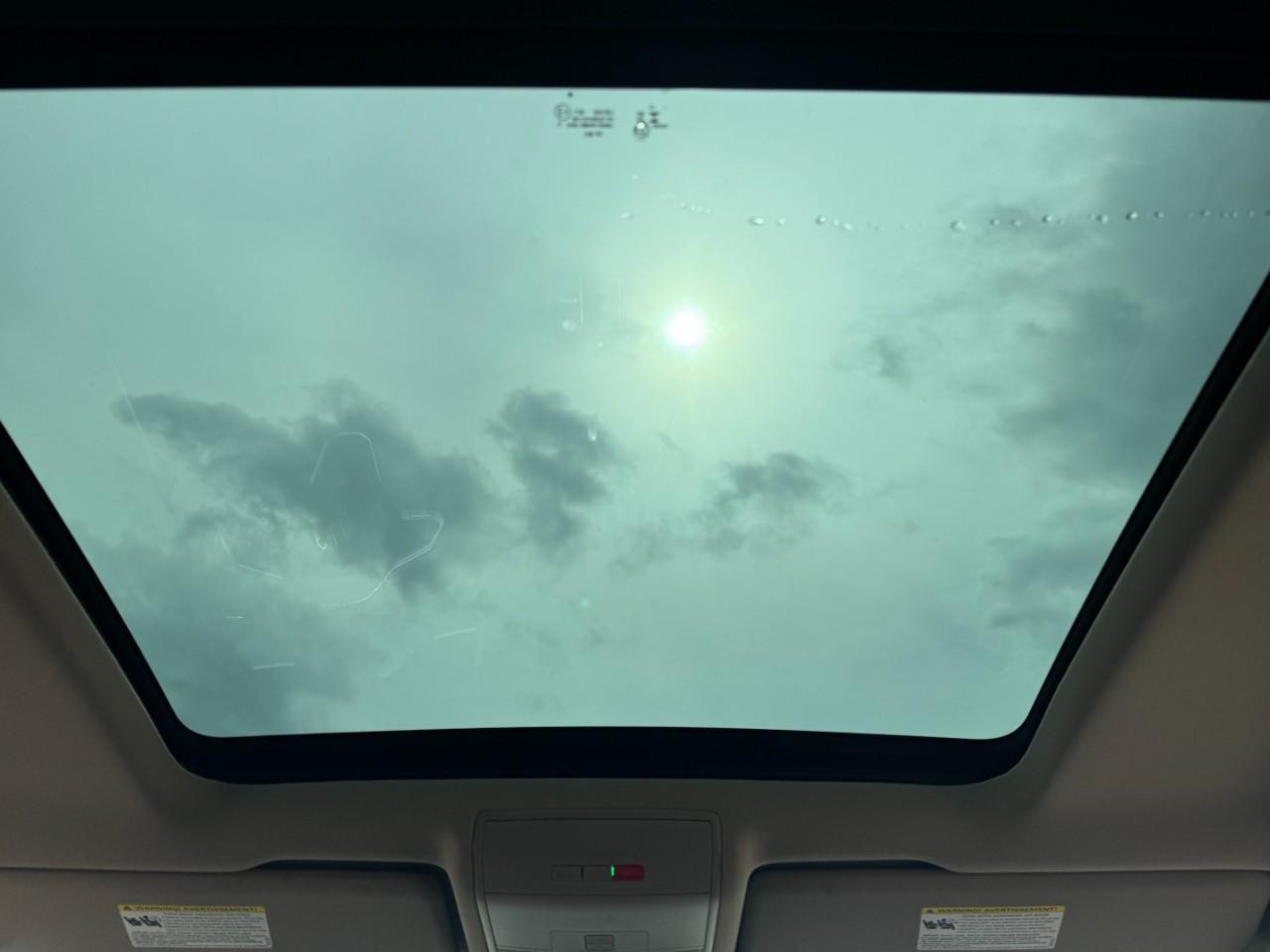 Volkswagen Atlas Vehicle Full-screen Gallery Image 14