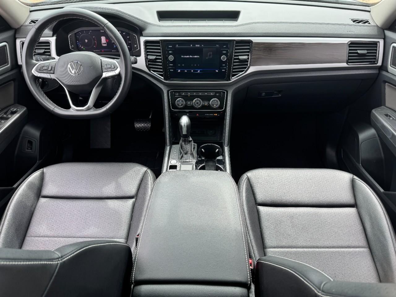 Volkswagen Atlas Vehicle Full-screen Gallery Image 15