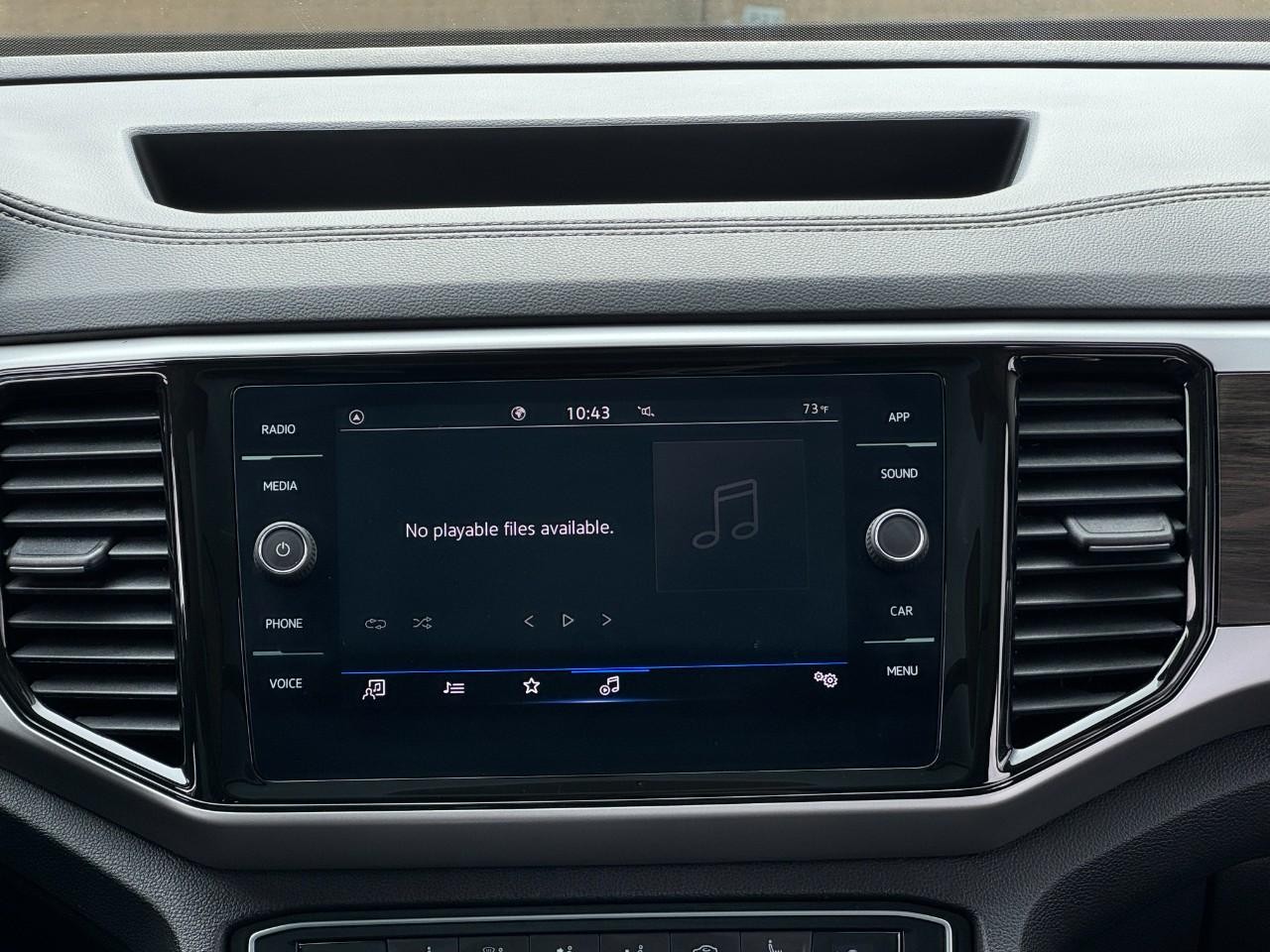 Volkswagen Atlas Vehicle Full-screen Gallery Image 17