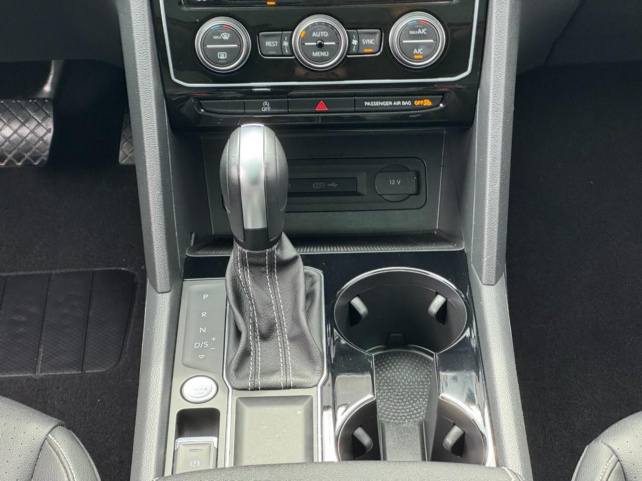 Volkswagen Atlas Vehicle Full-screen Gallery Image 19