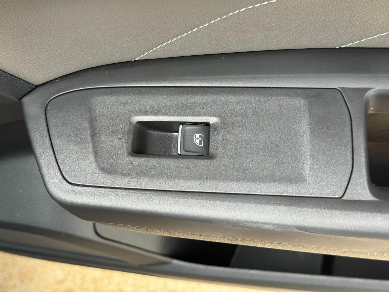 Volkswagen Atlas Vehicle Full-screen Gallery Image 25