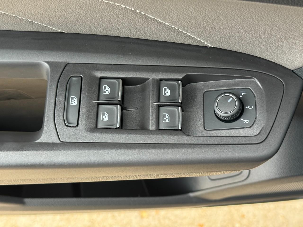 Volkswagen Atlas Vehicle Full-screen Gallery Image 27