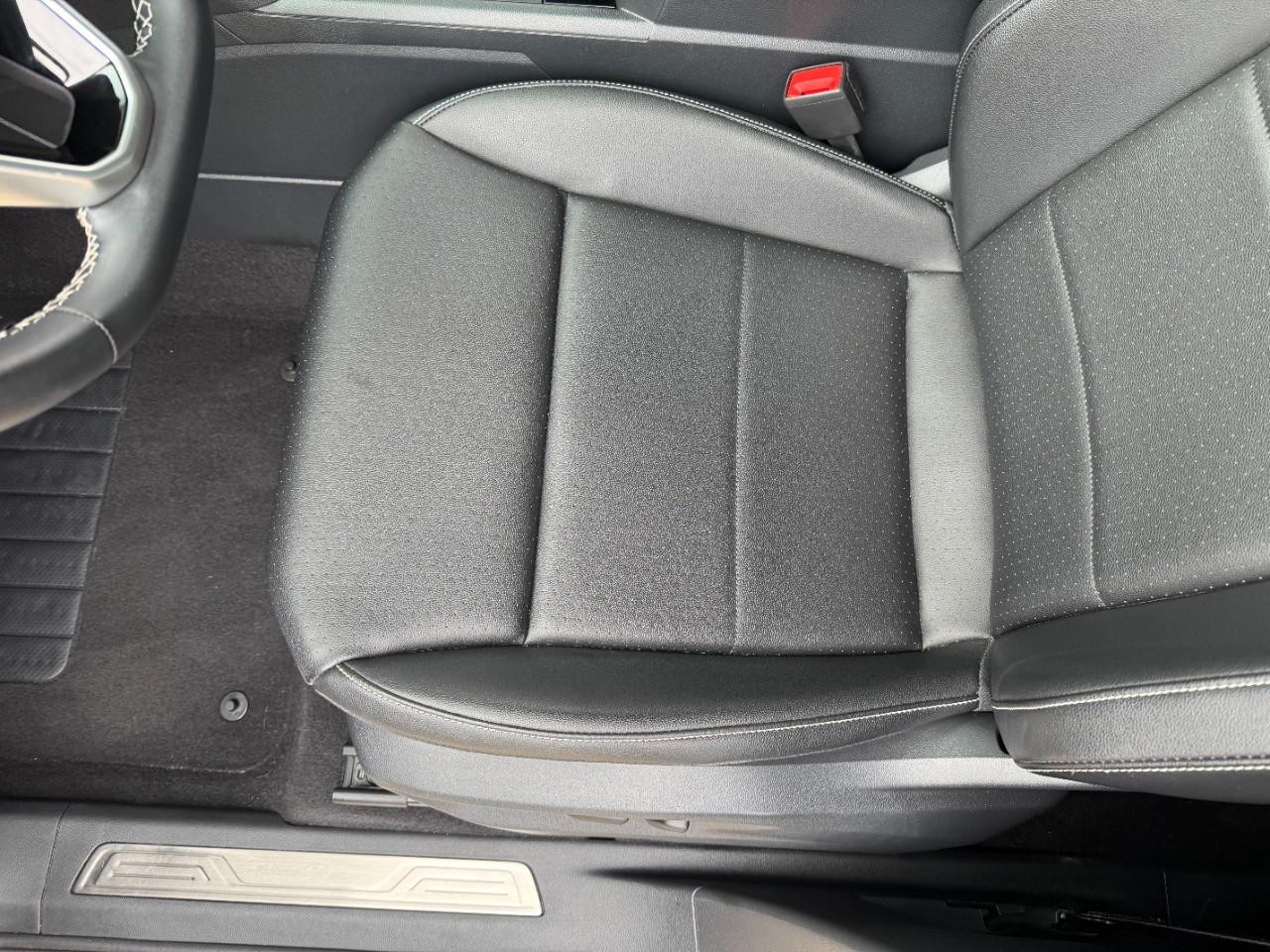 Volkswagen Atlas Vehicle Full-screen Gallery Image 30