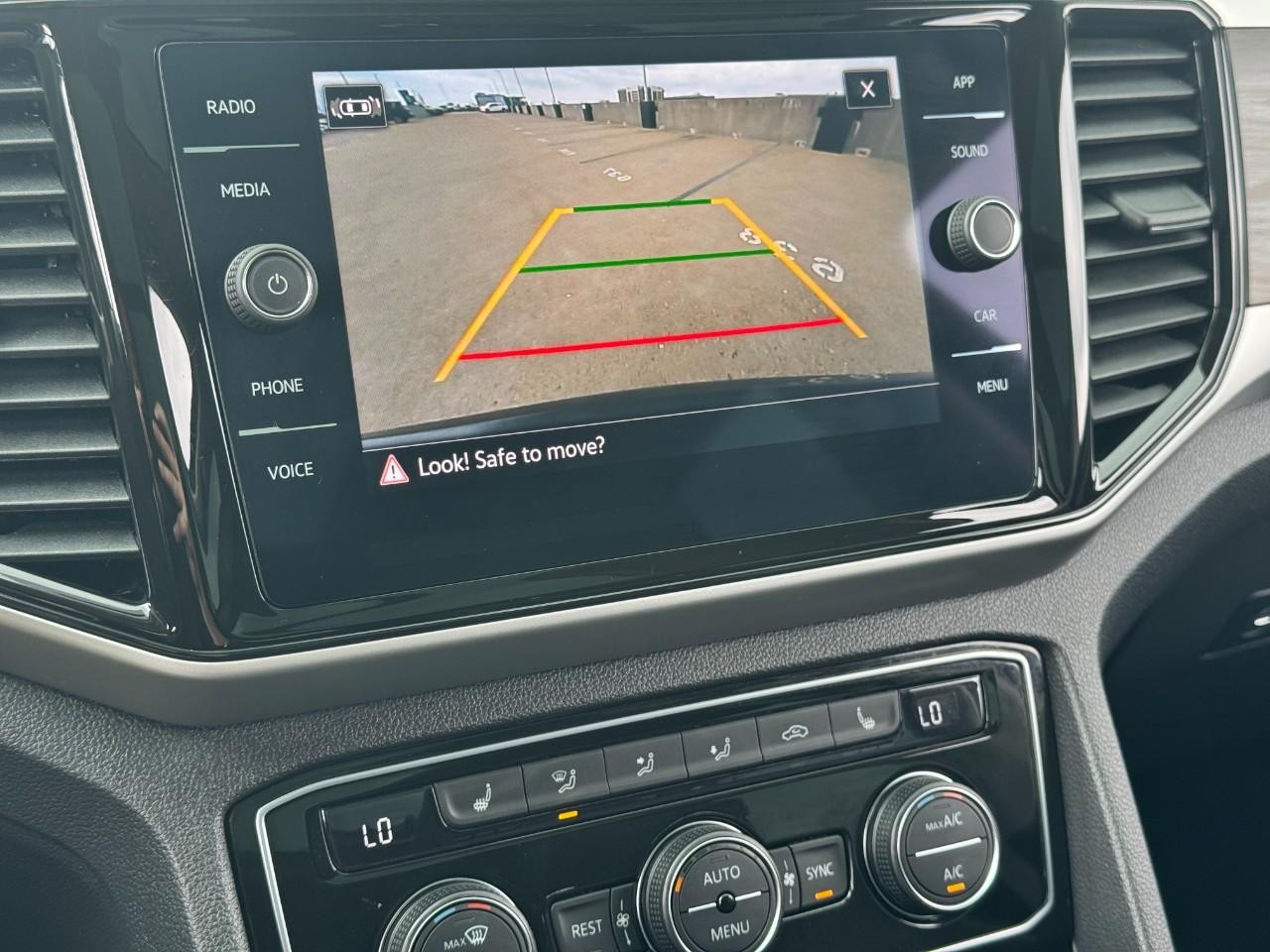 Volkswagen Atlas Vehicle Full-screen Gallery Image 36