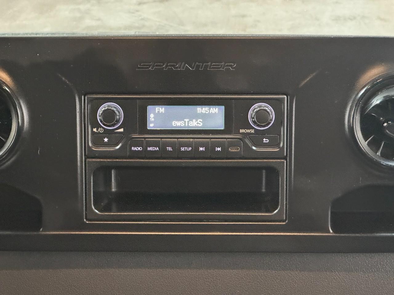 Mercedes-Benz Sprinter Van Vehicle Full-screen Gallery Image 14