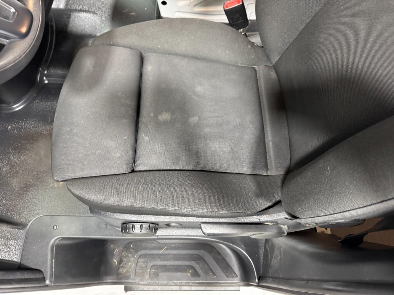 Mercedes-Benz Sprinter Van Vehicle Full-screen Gallery Image 25