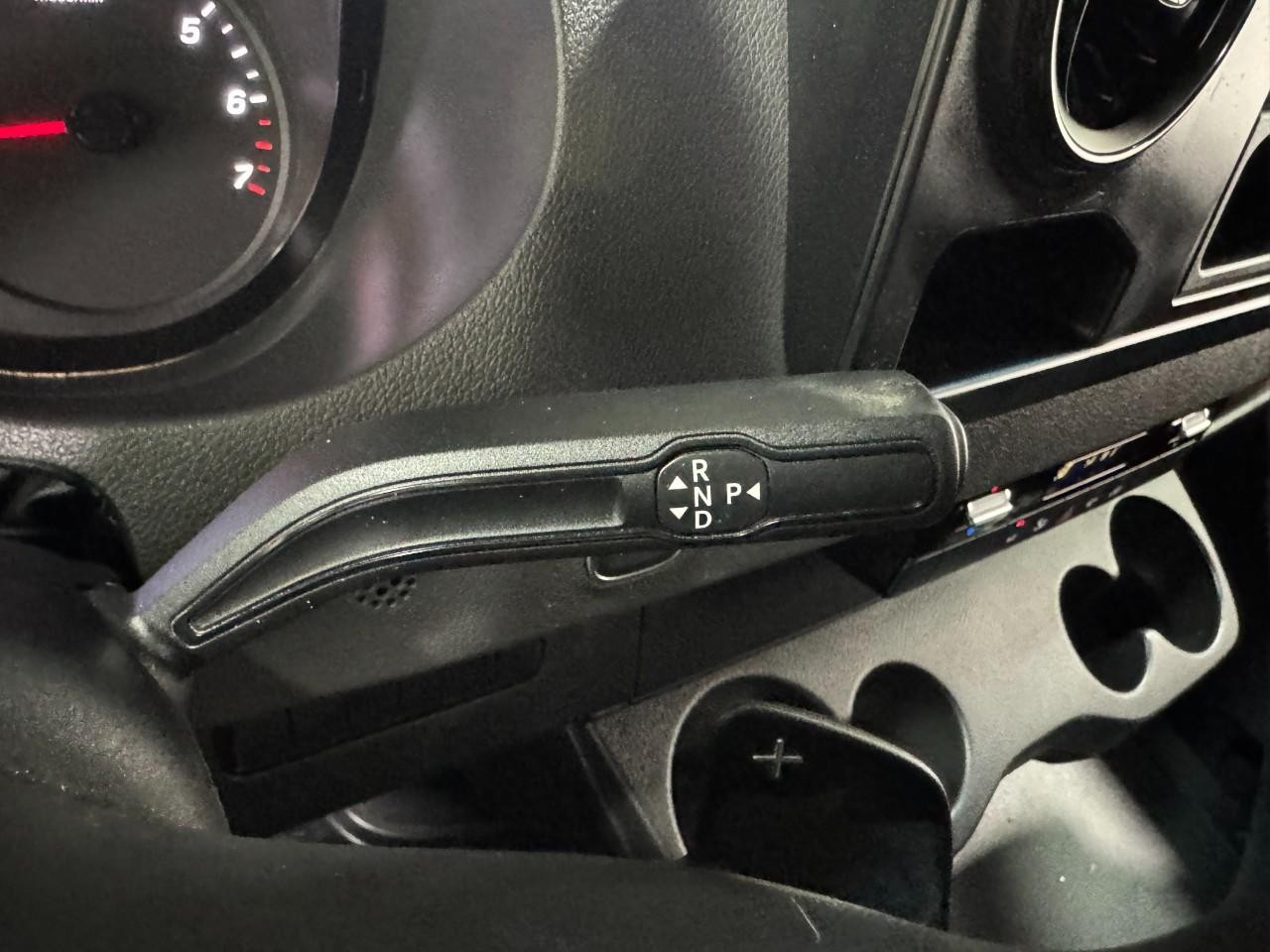 Mercedes-Benz Sprinter Van Vehicle Full-screen Gallery Image 30