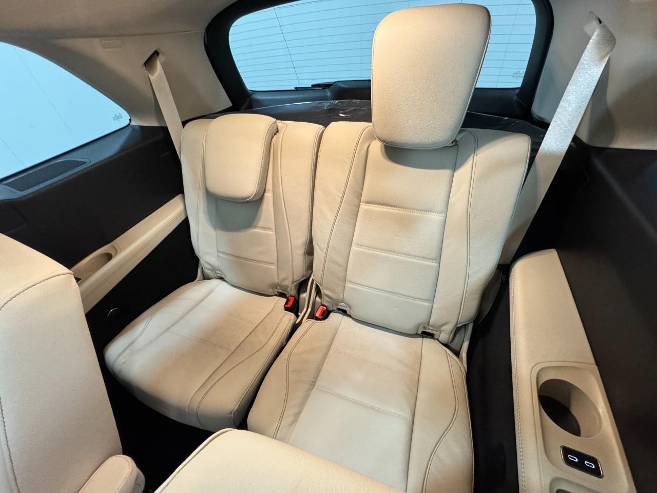 Mercedes-Benz GLS Vehicle Full-screen Gallery Image 8