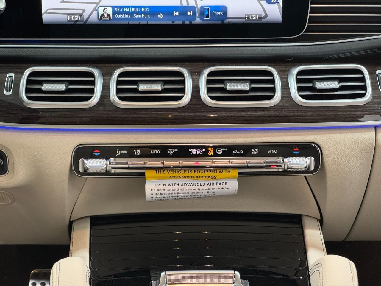 Mercedes-Benz GLS Vehicle Full-screen Gallery Image 18