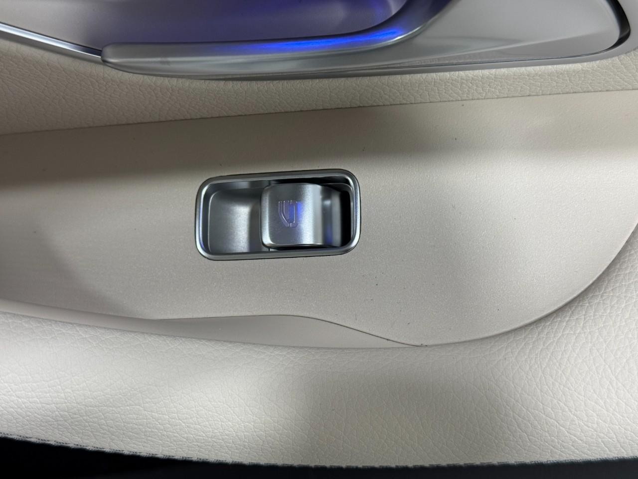 Mercedes-Benz GLS Vehicle Full-screen Gallery Image 25