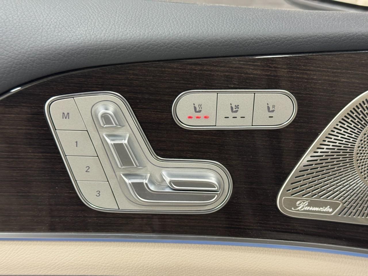 Mercedes-Benz GLS Vehicle Full-screen Gallery Image 27