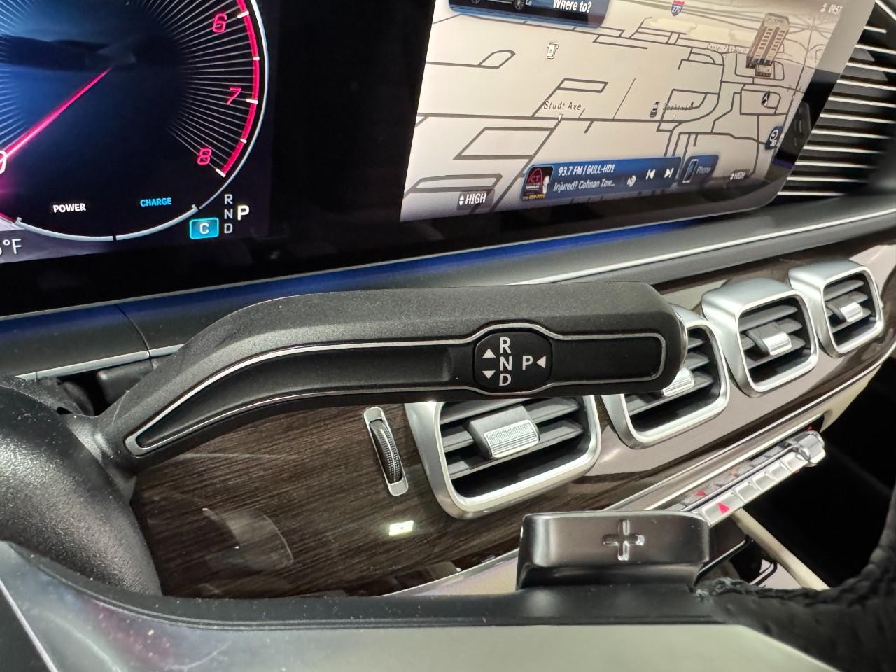 Mercedes-Benz GLS Vehicle Full-screen Gallery Image 37