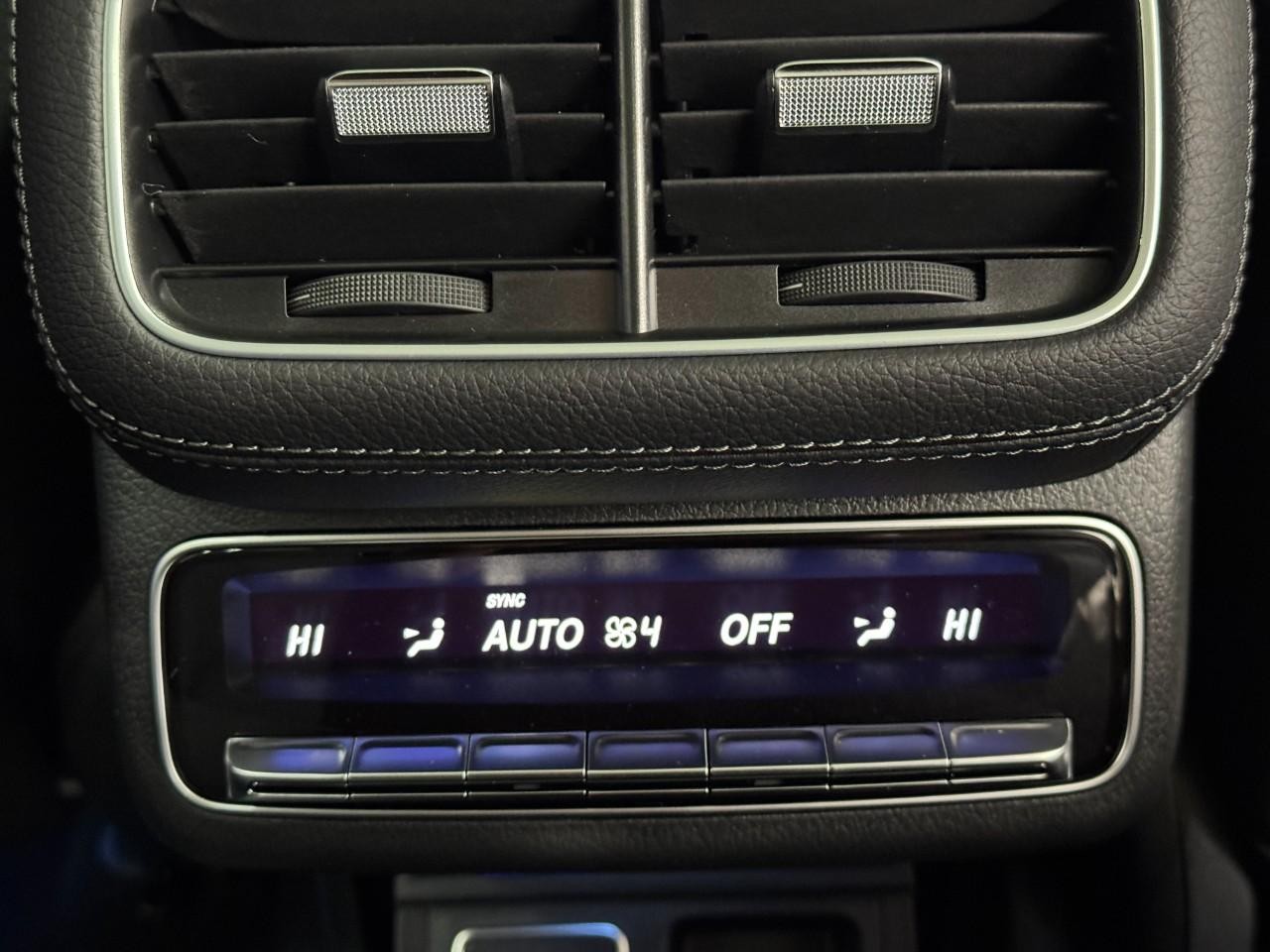 Mercedes-Benz GLS Vehicle Full-screen Gallery Image 13