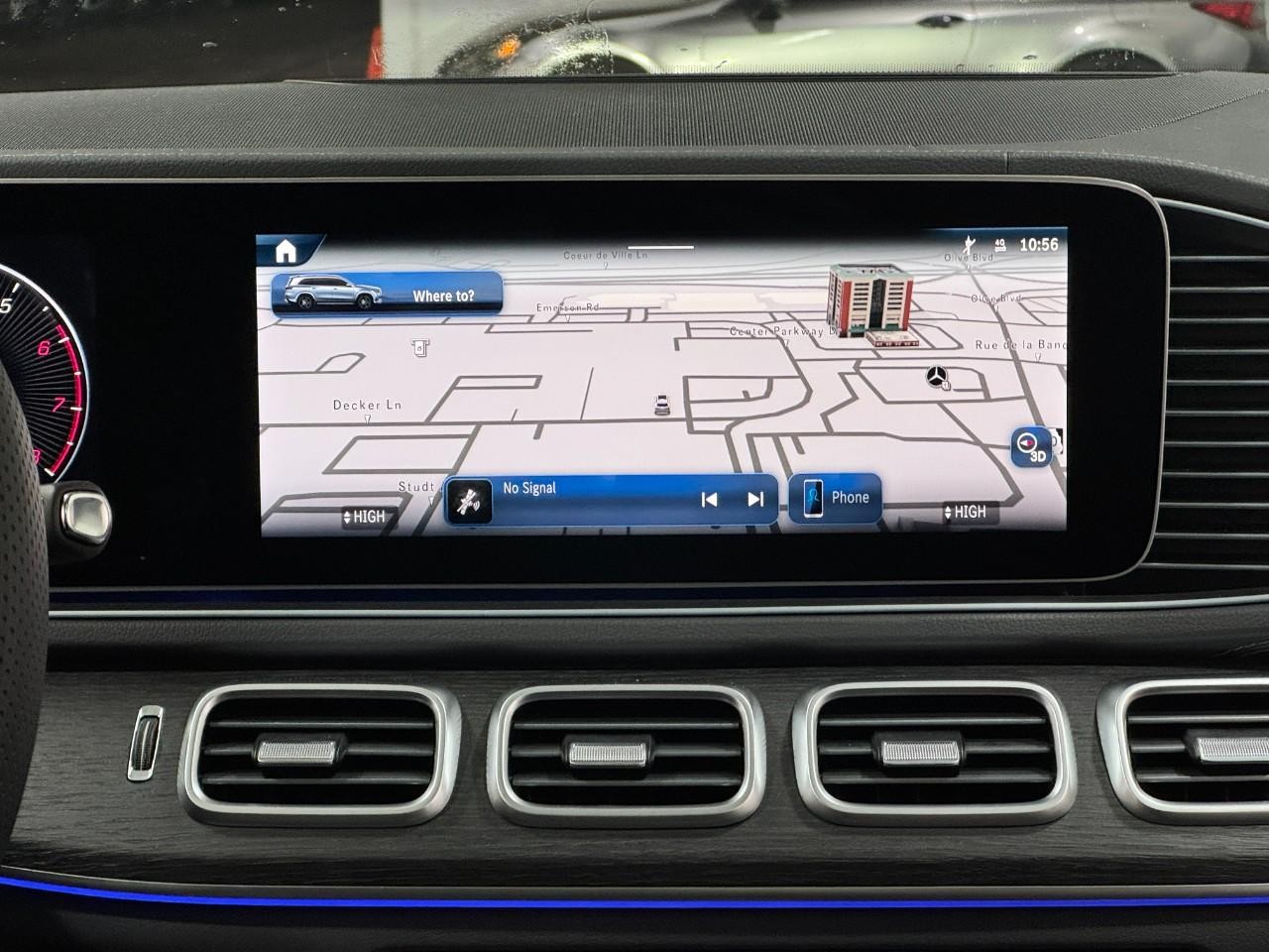 Mercedes-Benz GLS Vehicle Full-screen Gallery Image 17