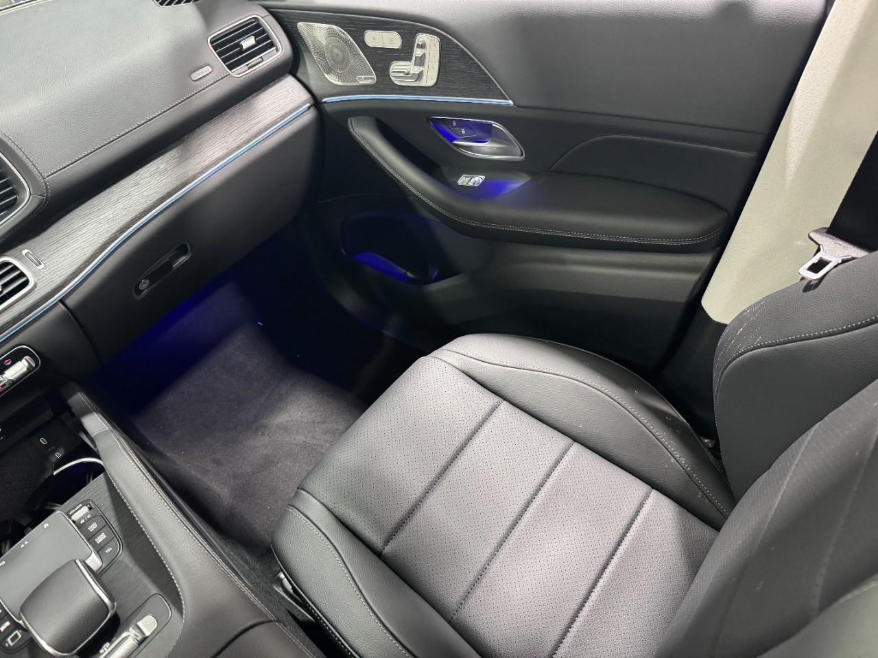 Mercedes-Benz GLS Vehicle Full-screen Gallery Image 20