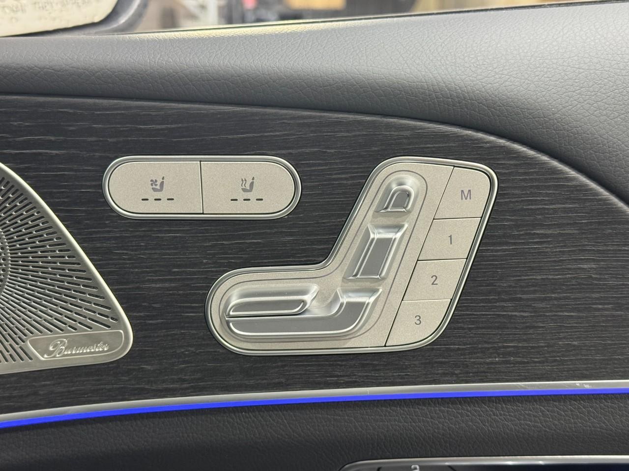 Mercedes-Benz GLS Vehicle Full-screen Gallery Image 24