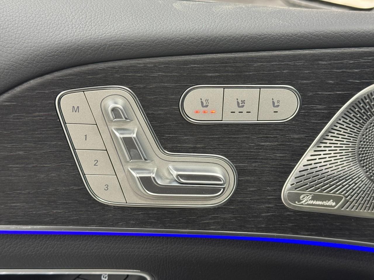 Mercedes-Benz GLS Vehicle Full-screen Gallery Image 28