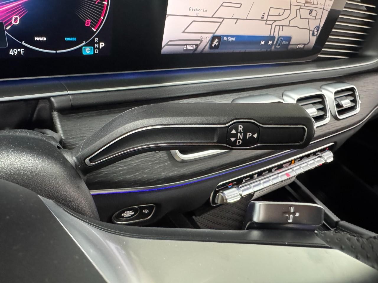 Mercedes-Benz GLS Vehicle Full-screen Gallery Image 39