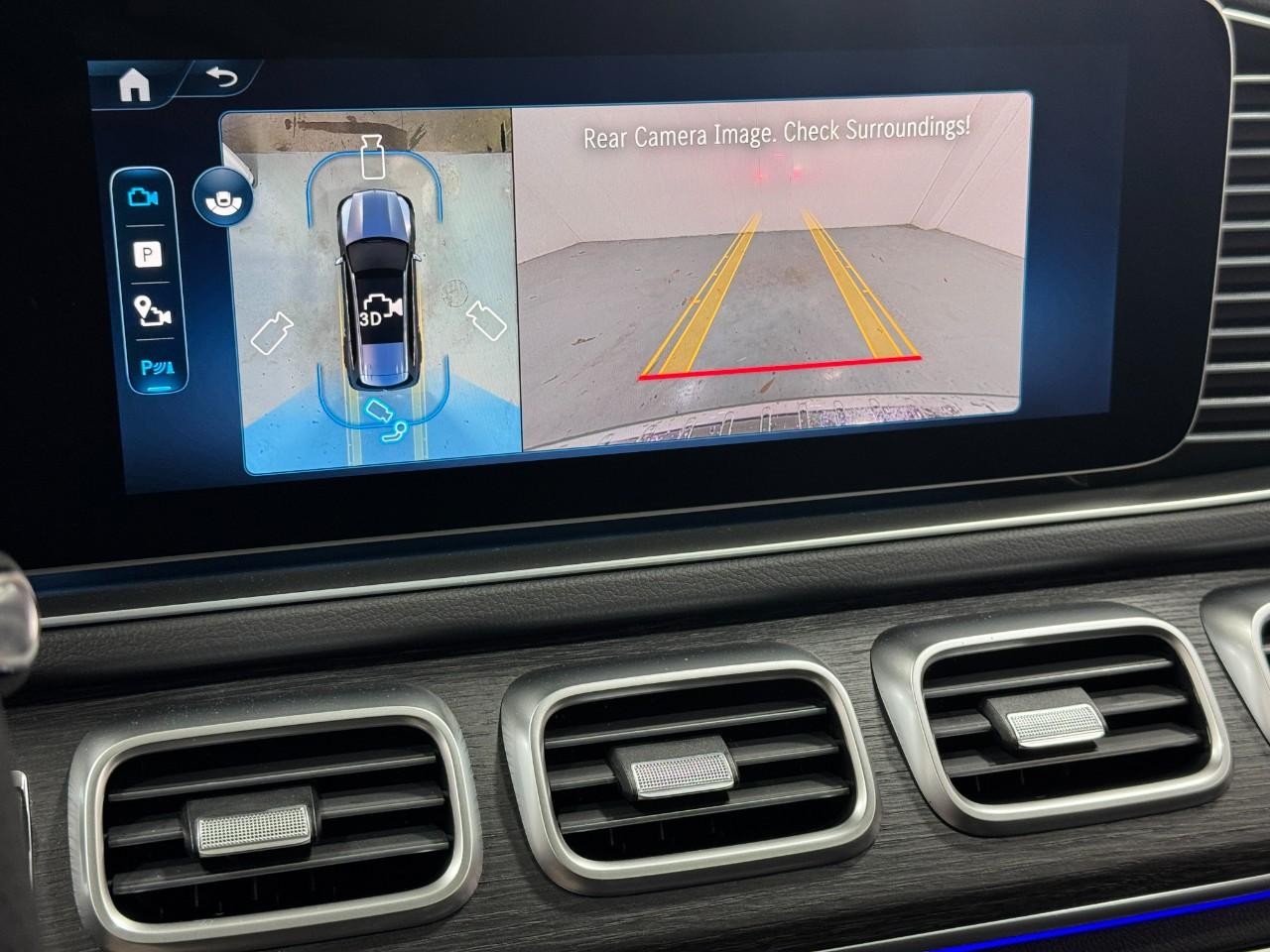 Mercedes-Benz GLS Vehicle Full-screen Gallery Image 40