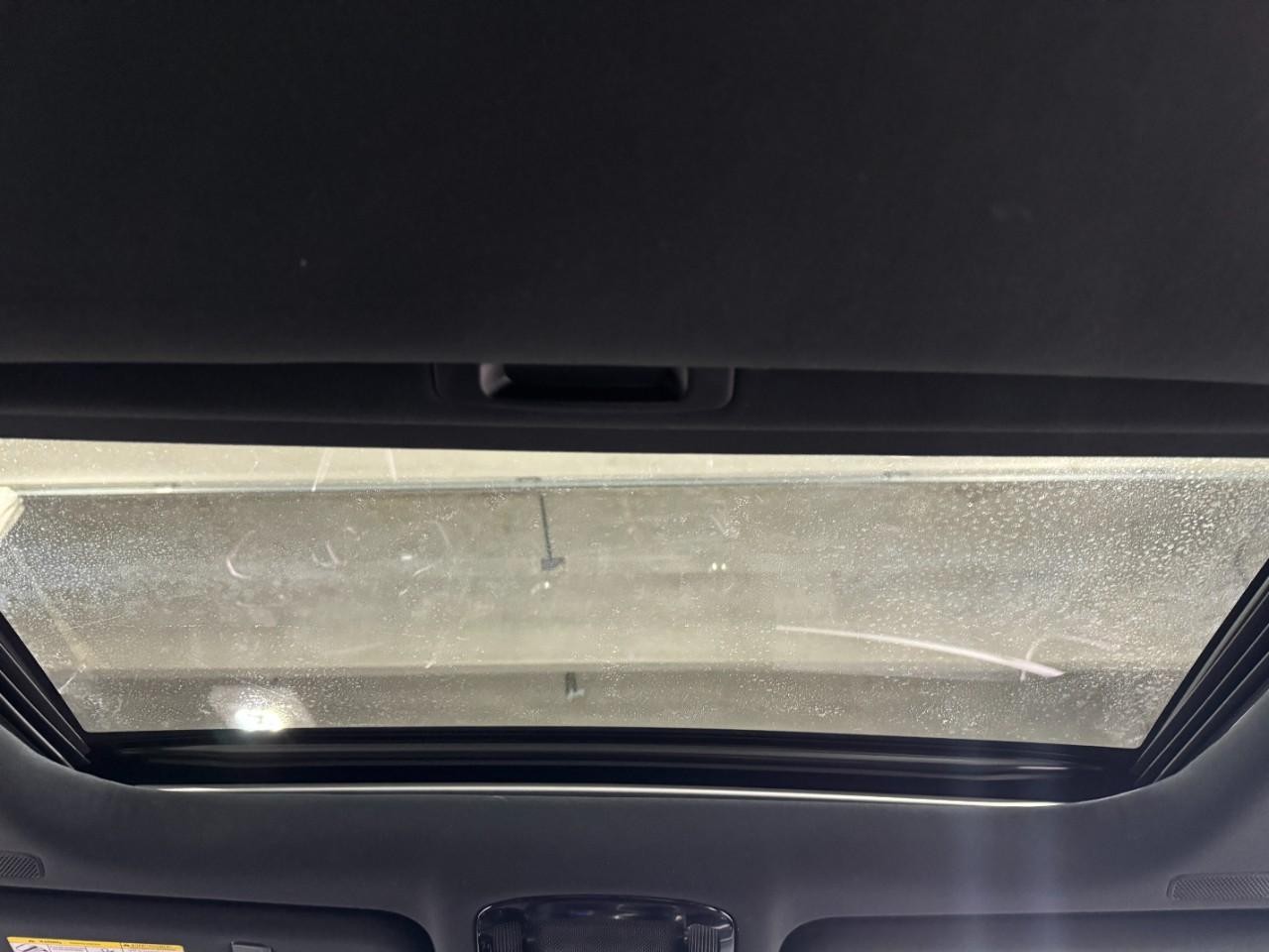 Lexus RX Vehicle Full-screen Gallery Image 12