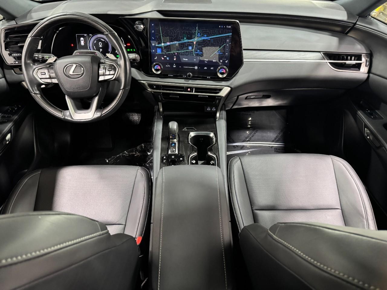 Lexus RX Vehicle Full-screen Gallery Image 13