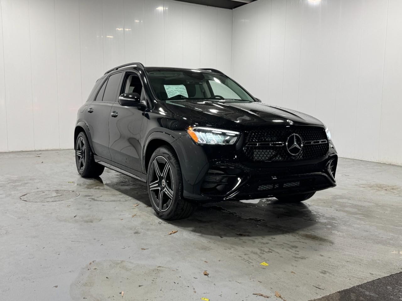 Mercedes-Benz GLE Vehicle Full-screen Gallery Image 6