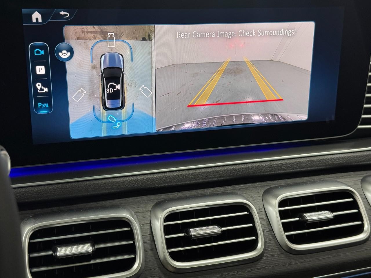 Mercedes-Benz GLE Vehicle Full-screen Gallery Image 37