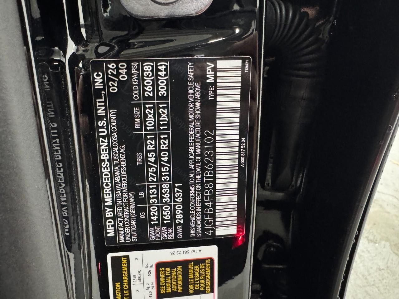 Mercedes-Benz GLE Vehicle Full-screen Gallery Image 38