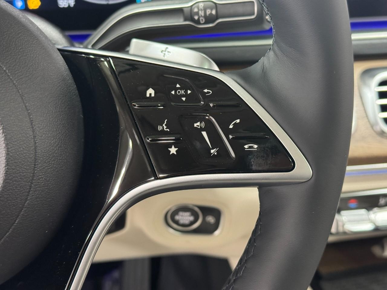 Mercedes-Benz GLE Vehicle Full-screen Gallery Image 33