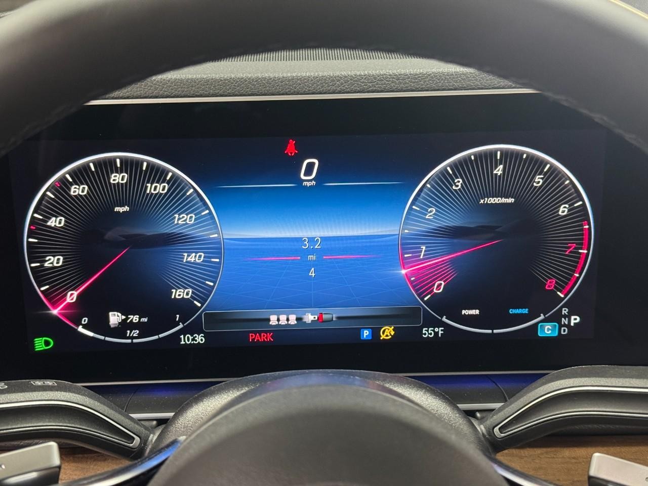 Mercedes-Benz GLE Vehicle Full-screen Gallery Image 34