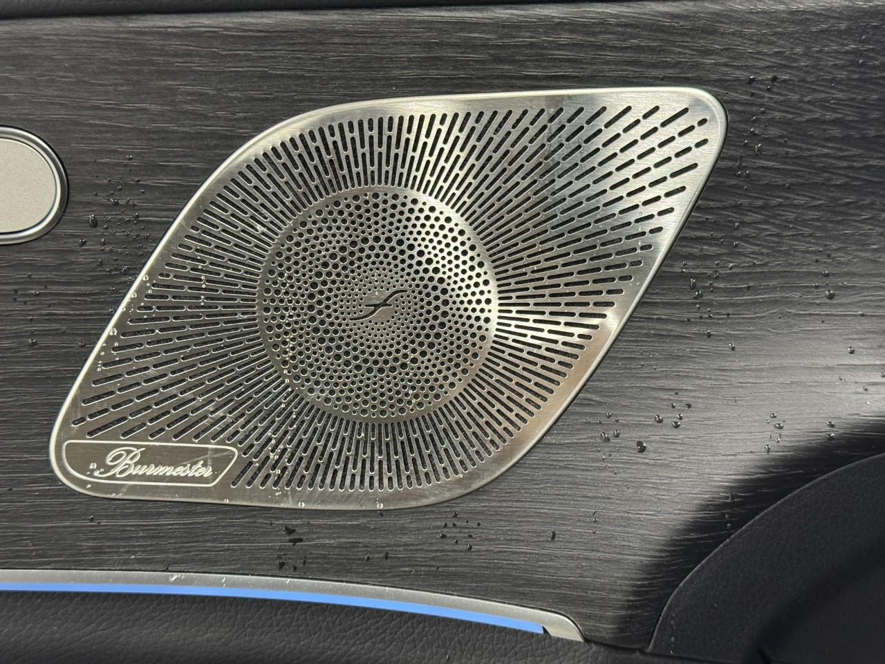 Mercedes-Benz GLE Vehicle Full-screen Gallery Image 24