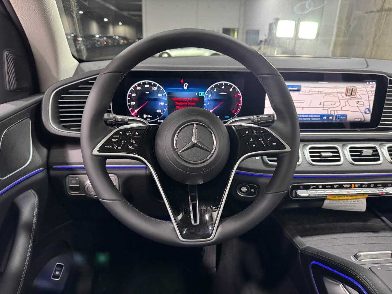 Mercedes-Benz GLE Vehicle Full-screen Gallery Image 13