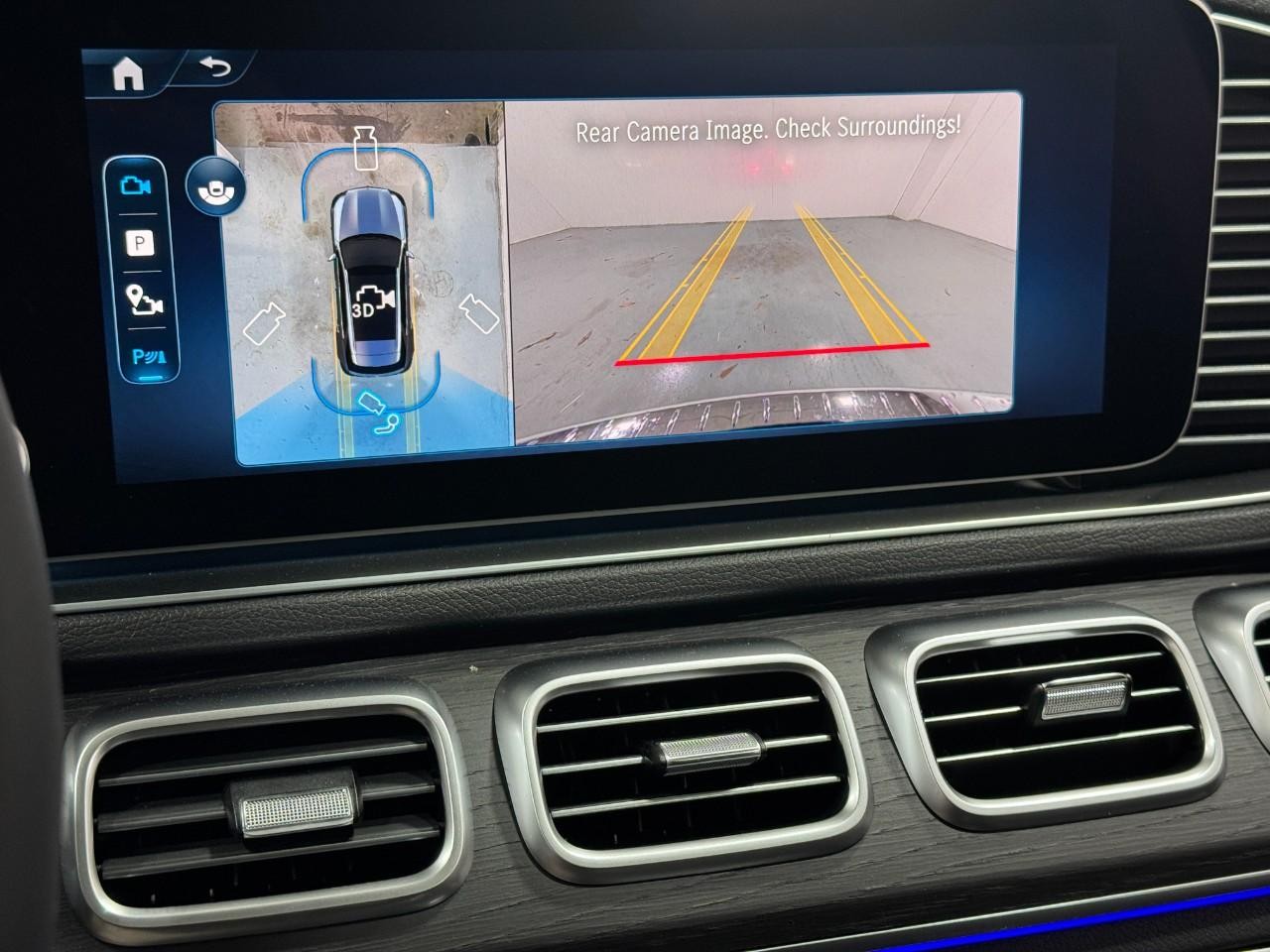 Mercedes-Benz GLE Vehicle Full-screen Gallery Image 37