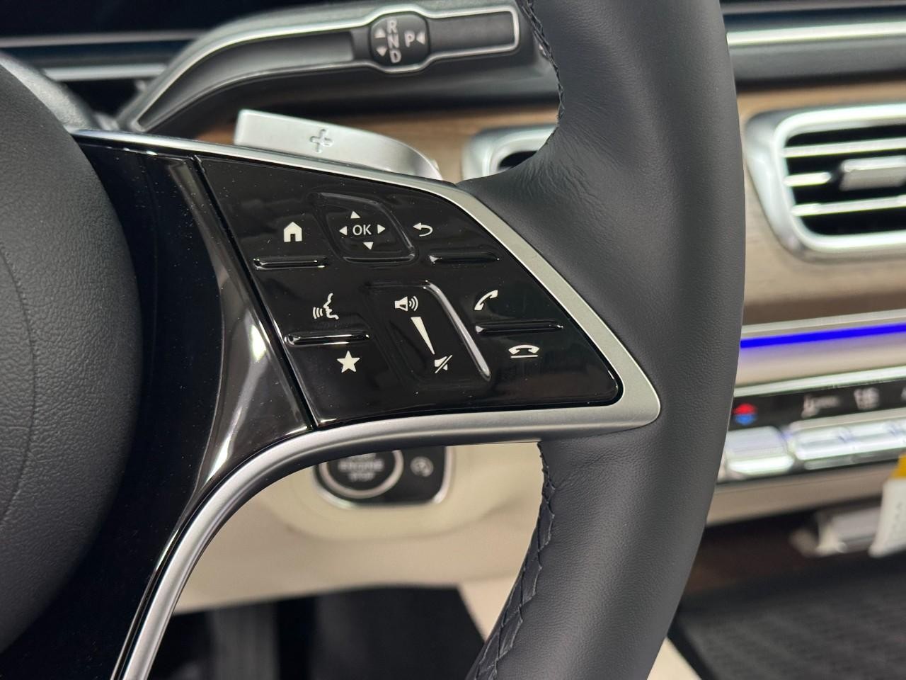 Mercedes-Benz GLE Vehicle Full-screen Gallery Image 33