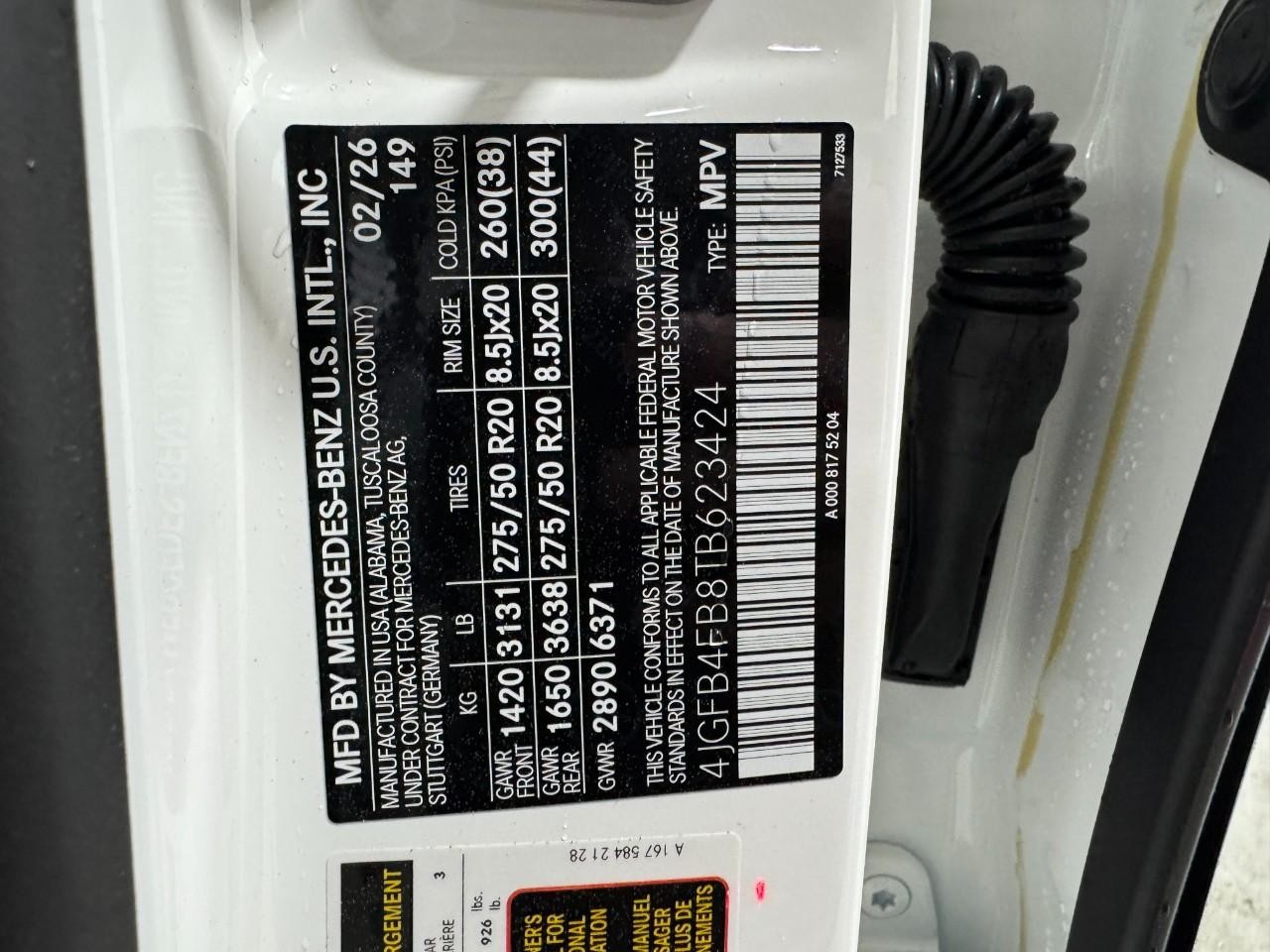 Mercedes-Benz GLE Vehicle Full-screen Gallery Image 37