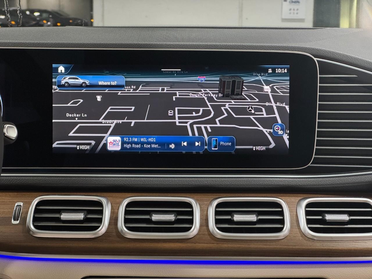 Mercedes-Benz GLE Vehicle Full-screen Gallery Image 14