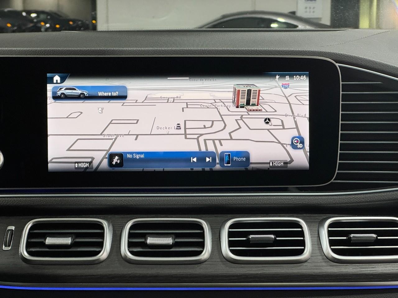 Mercedes-Benz GLE Vehicle Full-screen Gallery Image 14