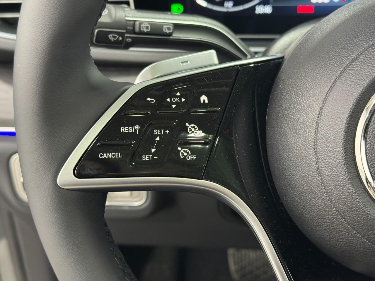 Mercedes-Benz GLE Vehicle Full-screen Gallery Image 33