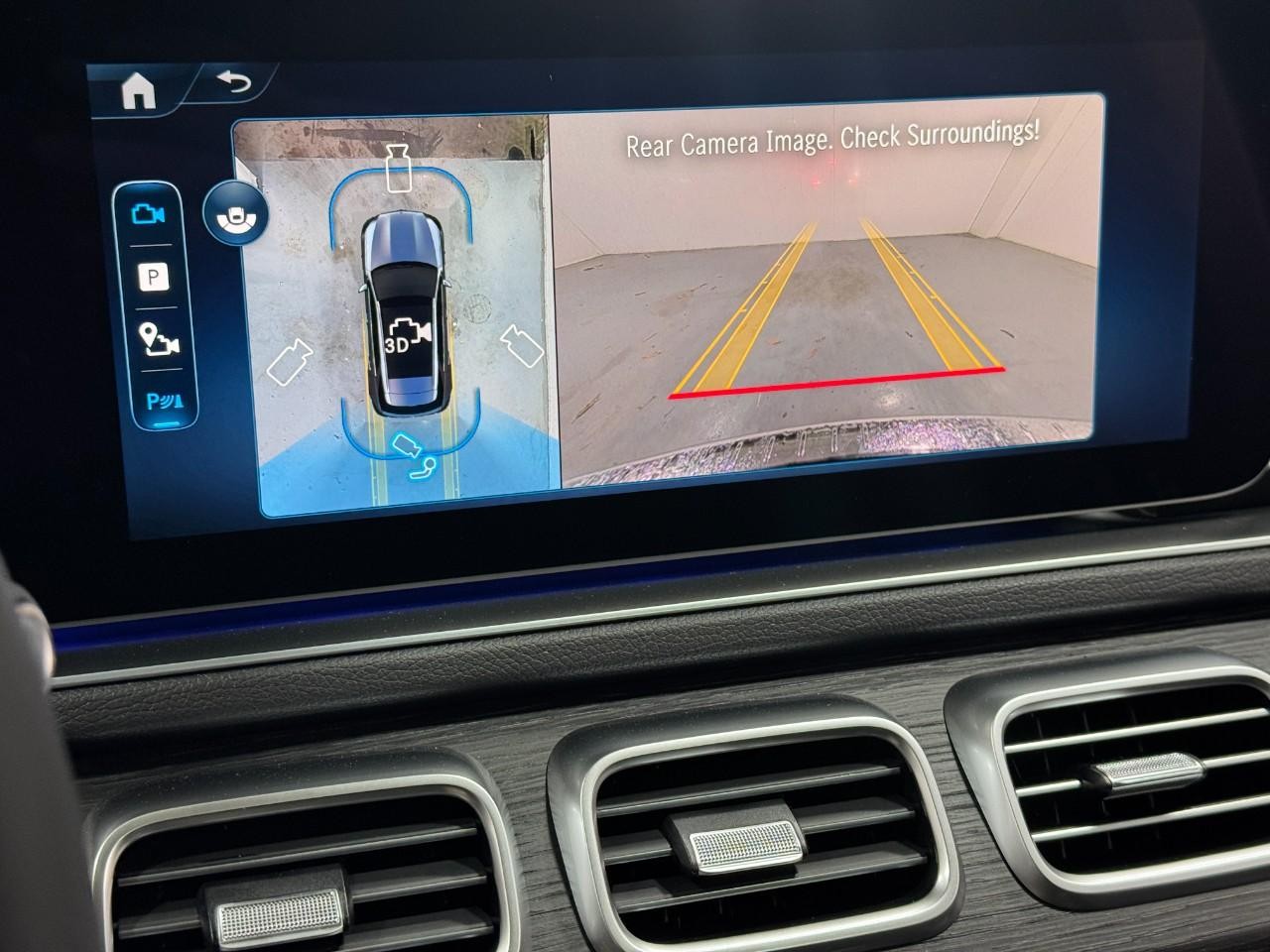 Mercedes-Benz GLE Vehicle Full-screen Gallery Image 37