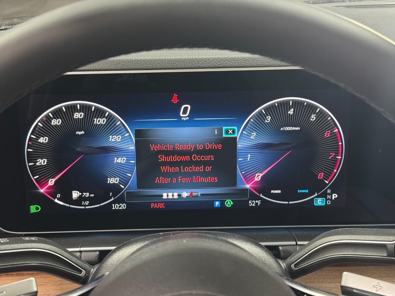 Mercedes-Benz GLE Vehicle Full-screen Gallery Image 34