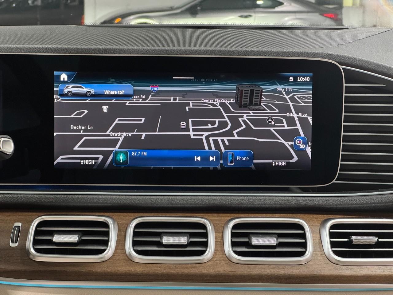 Mercedes-Benz GLE Vehicle Full-screen Gallery Image 15