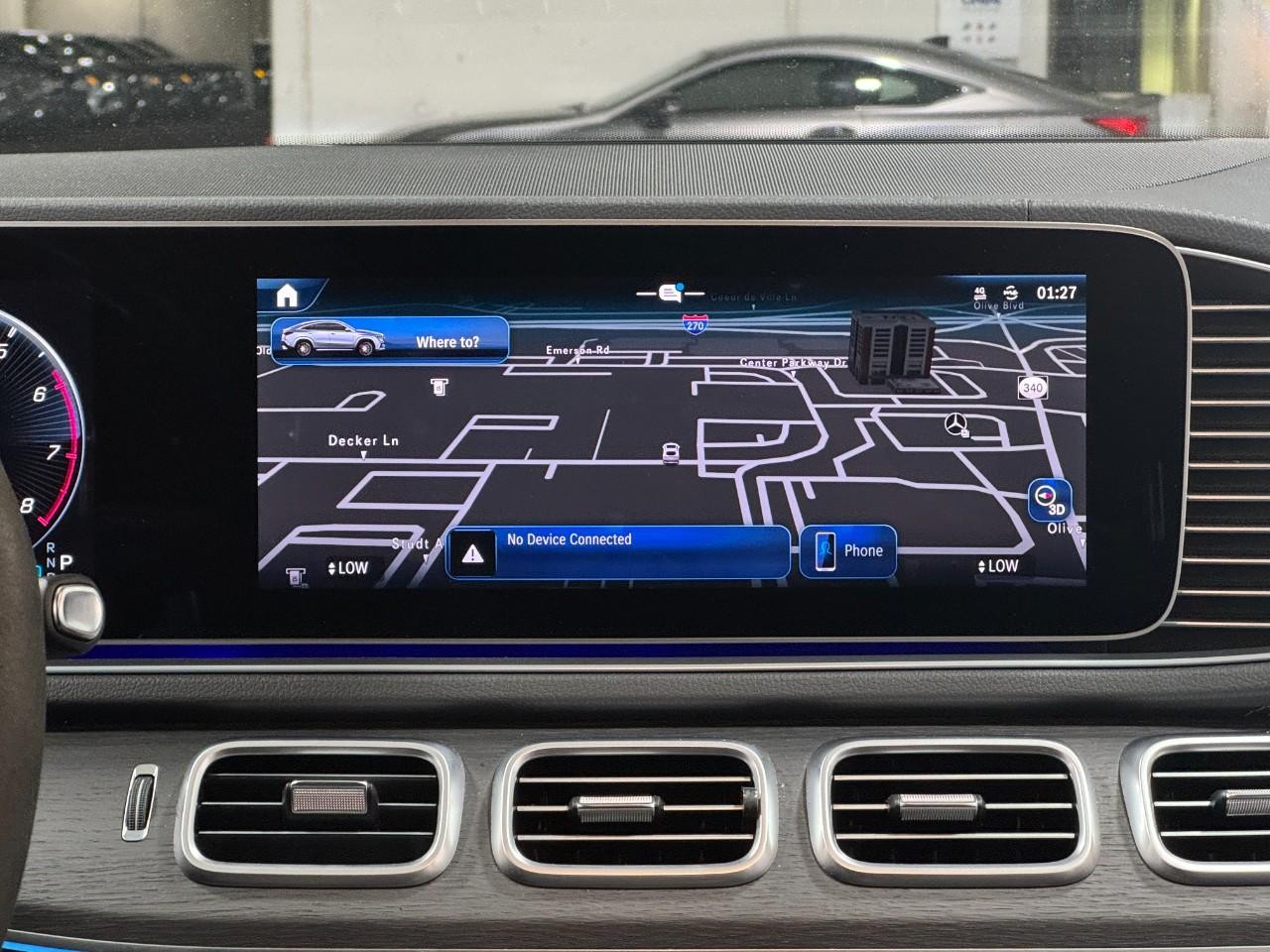 Mercedes-Benz GLE Vehicle Full-screen Gallery Image 14