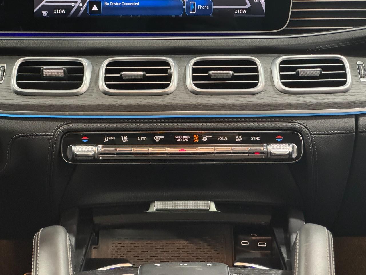 Mercedes-Benz GLE Vehicle Full-screen Gallery Image 15