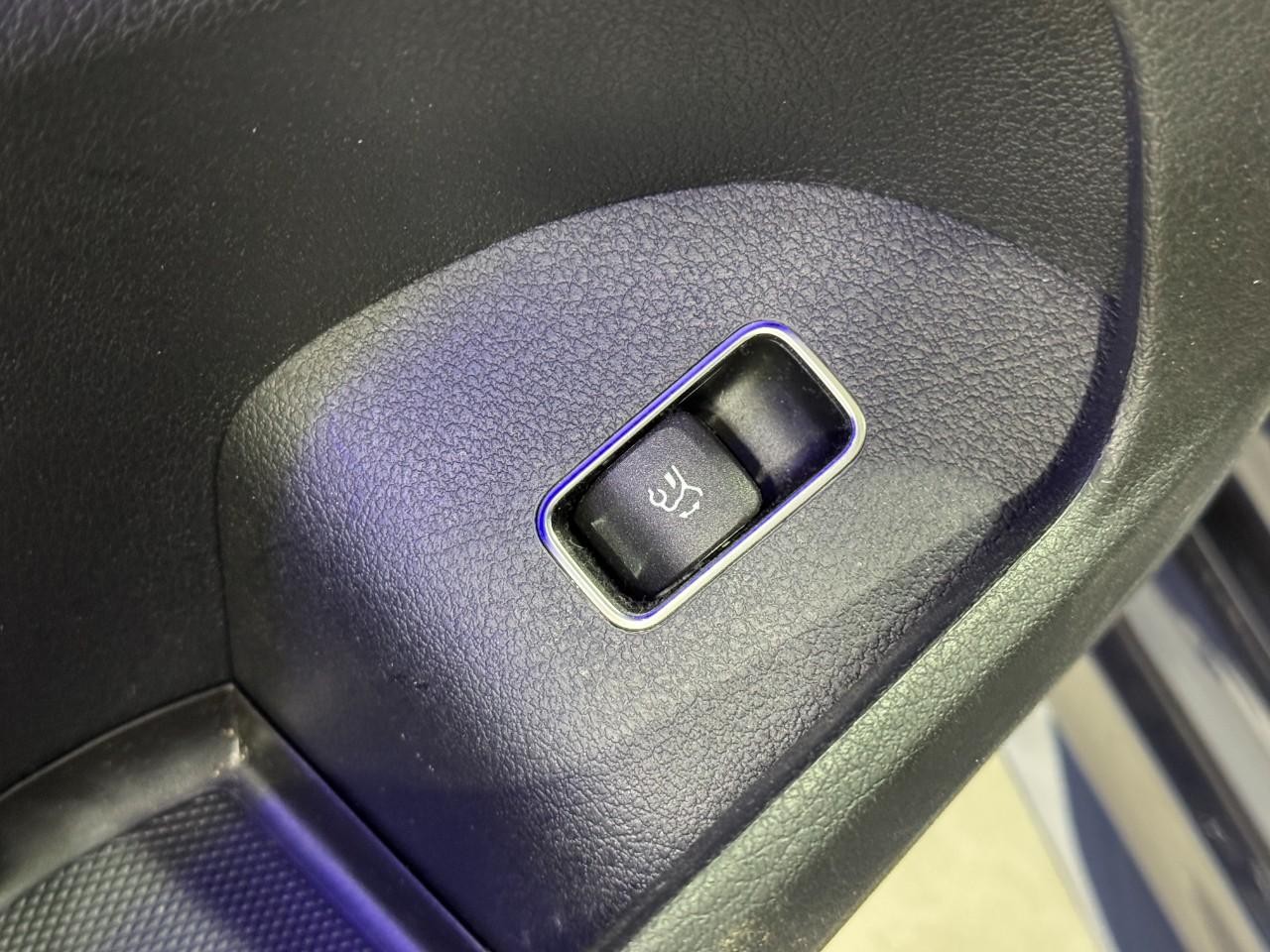 Mercedes-Benz GLE Vehicle Full-screen Gallery Image 28