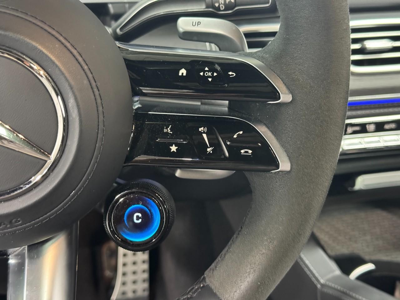 Mercedes-Benz GLE Vehicle Full-screen Gallery Image 34