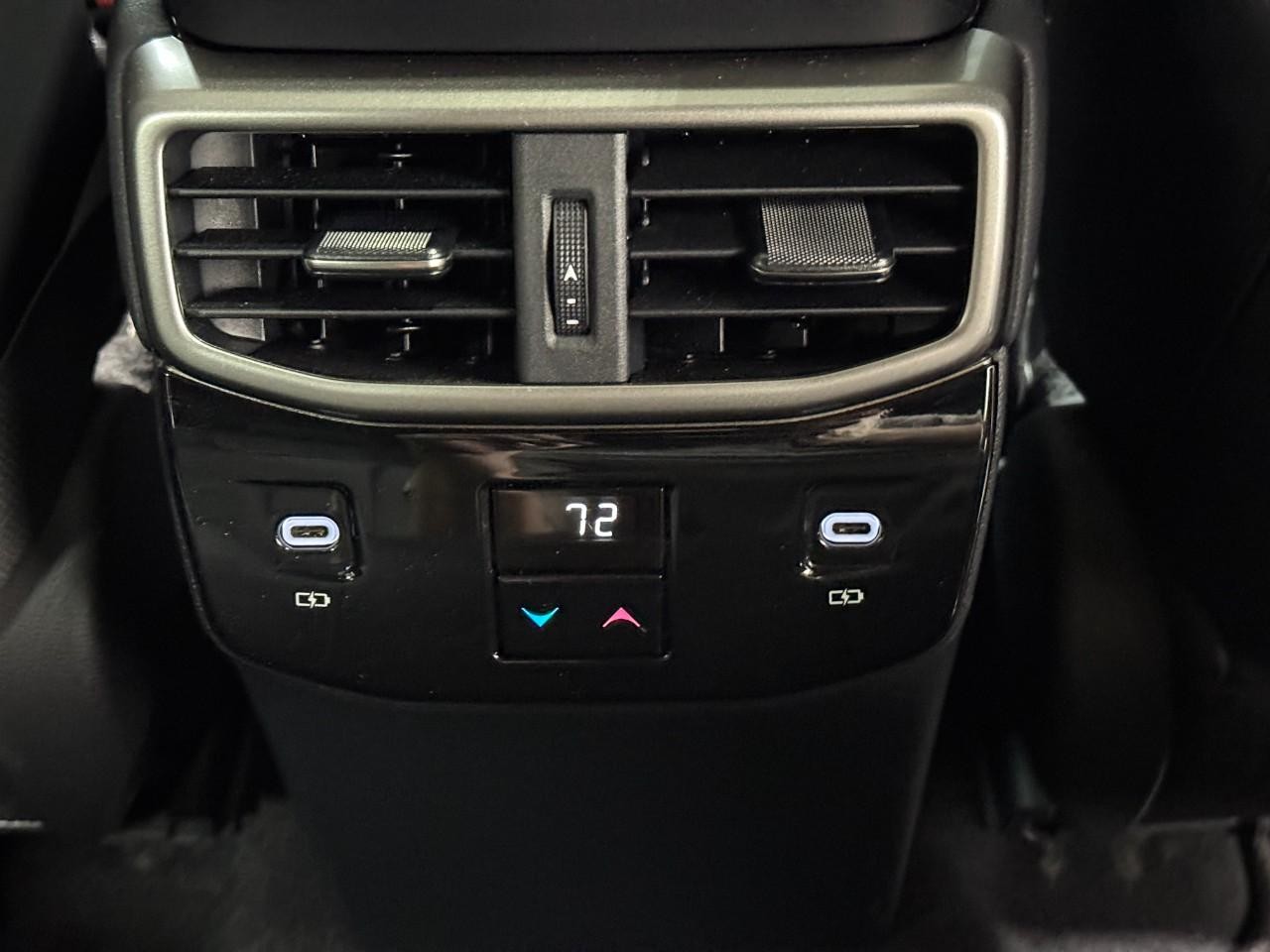 Lexus RX Vehicle Full-screen Gallery Image 11