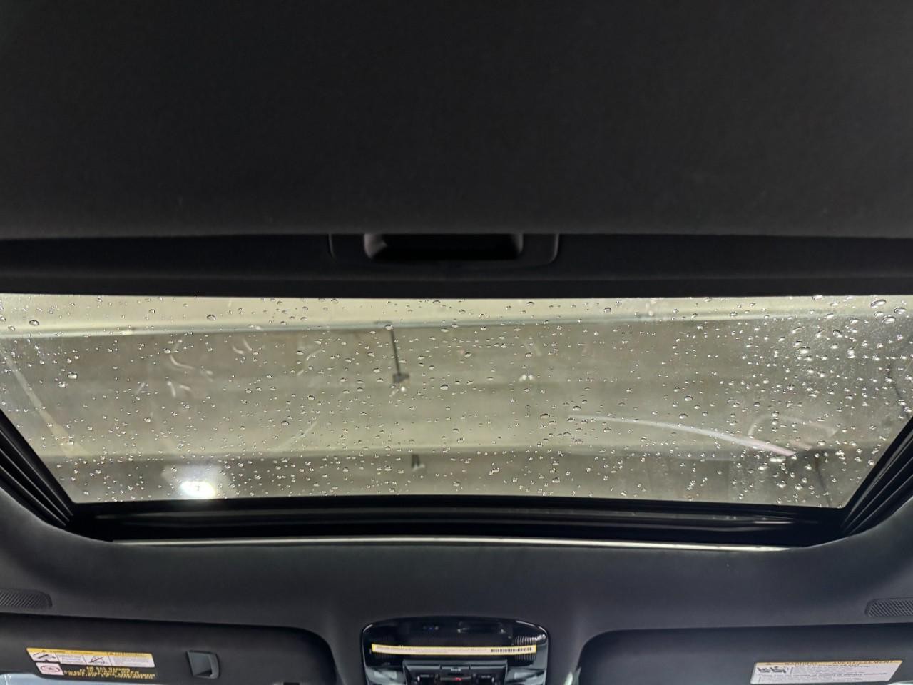 Lexus RX Vehicle Full-screen Gallery Image 12