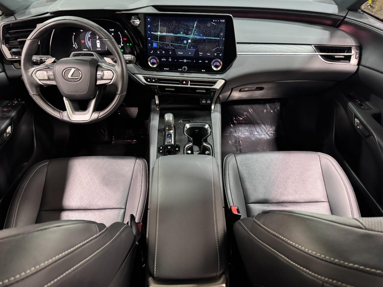 Lexus RX Vehicle Full-screen Gallery Image 13