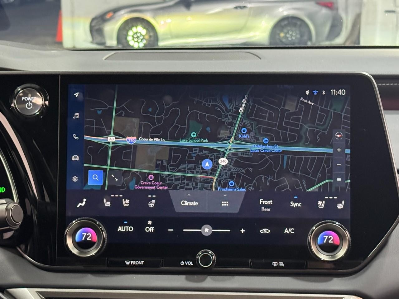 Lexus RX Vehicle Full-screen Gallery Image 15