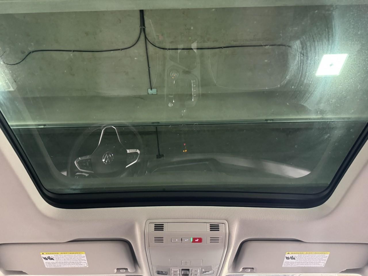 Volkswagen Taos Vehicle Full-screen Gallery Image 11